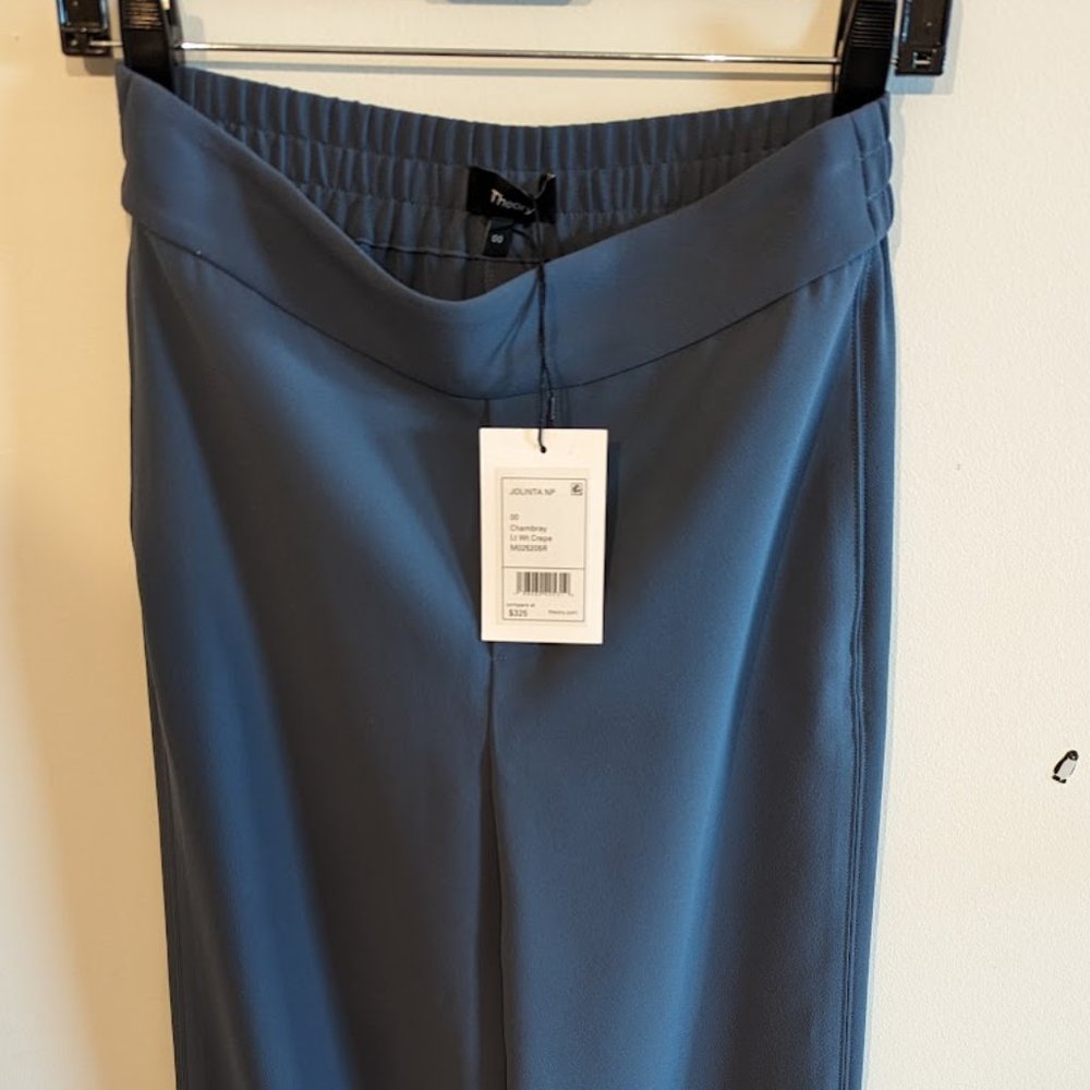 Theory Straight Pull-On Pant in Crepe
